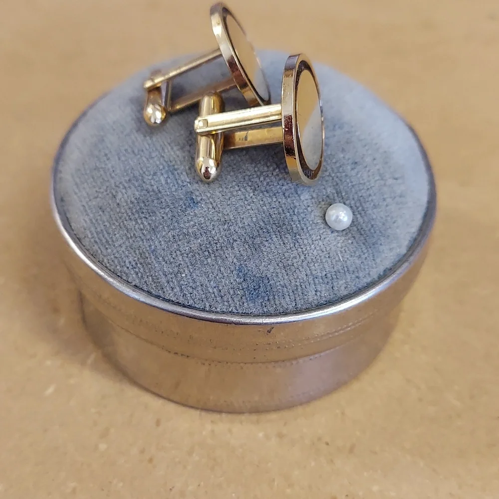 Vintage each cufflink
